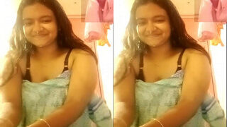 Desi Girl Kissing And Shows Nude Body Part 2 | Indian MMS