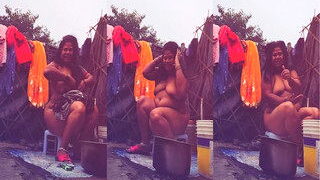 Desi Bhabhi OutDoor Bathing | Indian MMS