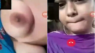 Desi Girl Shows Boobs | Indian MMS