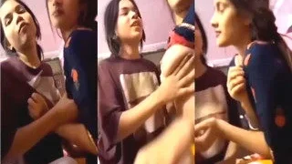 Desi Lesbo Girl Shows Boobs | Indian MMS