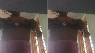 Desi Wife Shows Her Boobs | Indian MMS