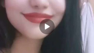 Cute Marathi Girl Showing Boobs in Front of BF