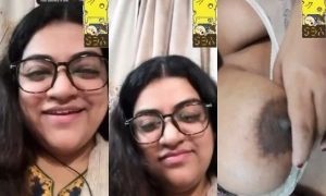 Horny Desi Girl Fingering Shows Big Boobs On VC | Indian MMS
